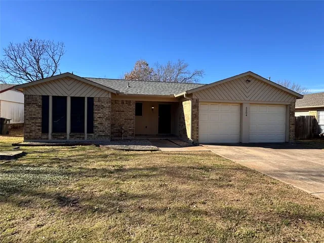 $1,975 | 5204 Hideaway Court, Arlington, TX 76017