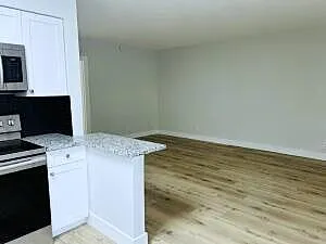 $1,900 | 260 Northwest 19th Street, Unit 6, Boca Raton, FL 33432