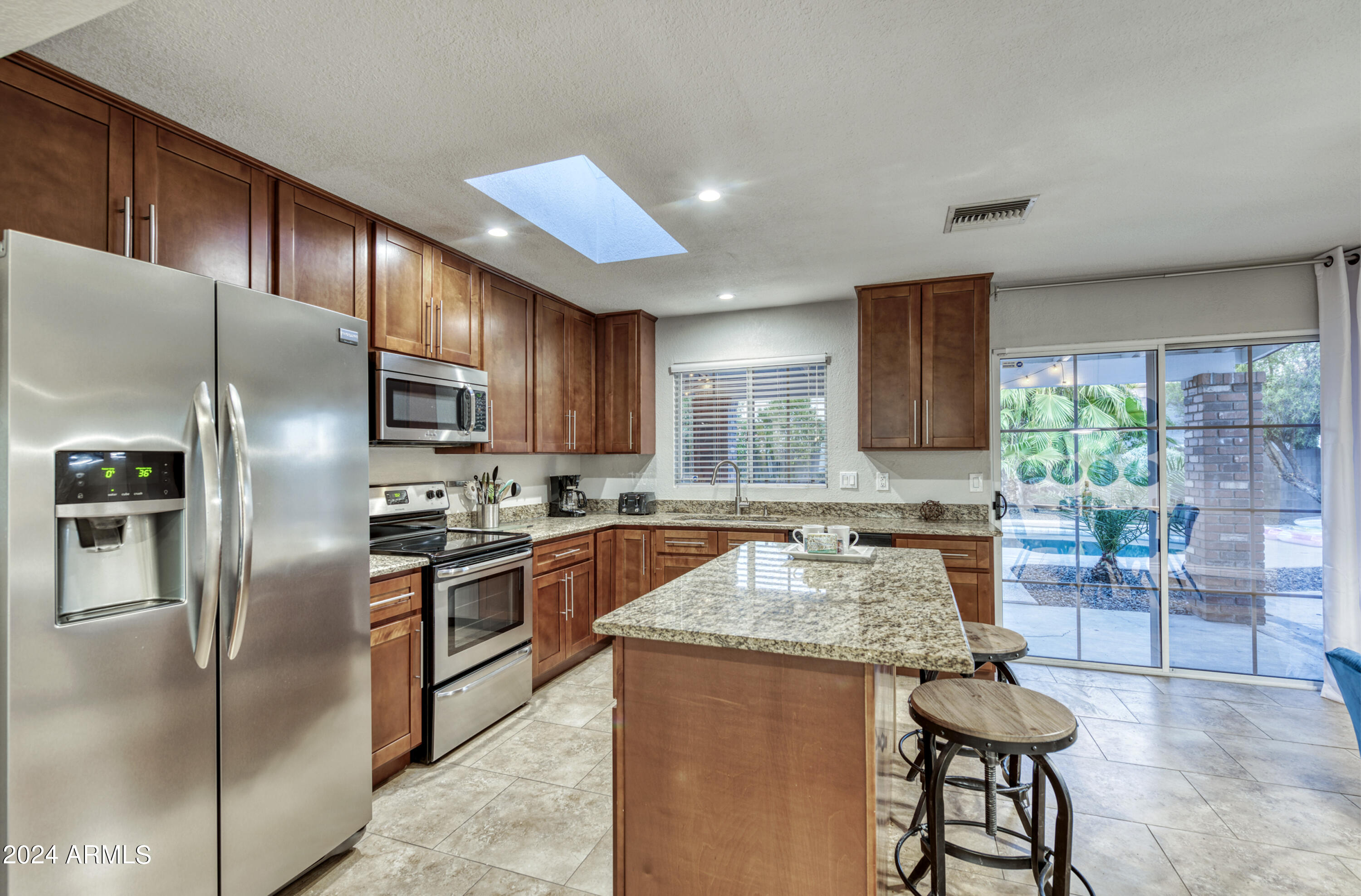 15841 North 23rd Place Phoenix, AZ 85022 - Photo 24 of 35 Kitchen