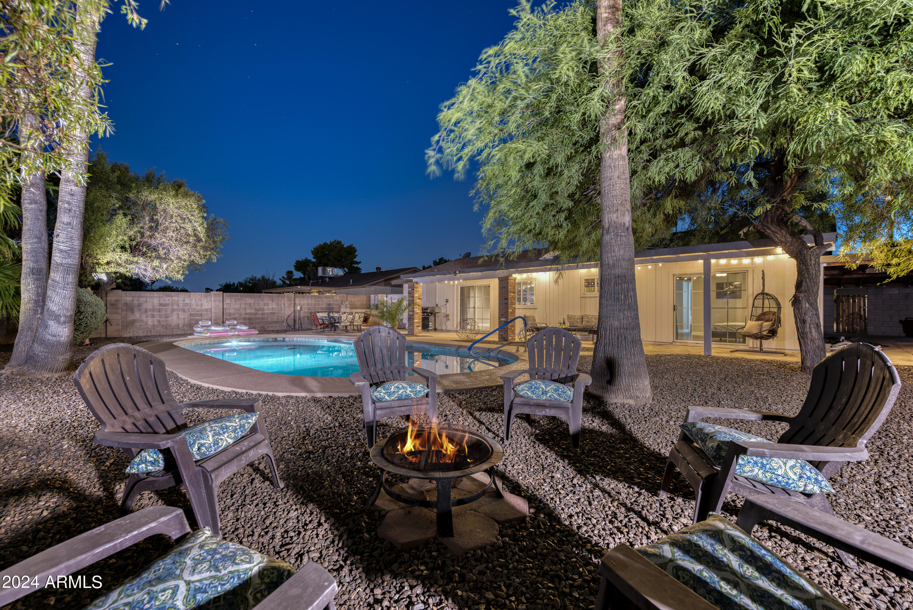 15841 North 23rd Place Phoenix, AZ 85022 - Photo 5 of 35 Fireside at Twilight
