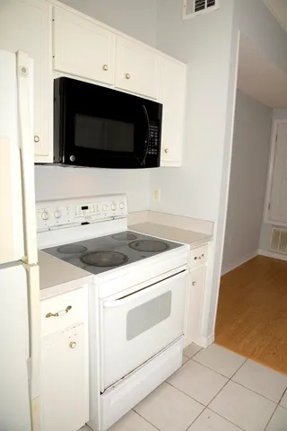 $1,850 | 1501 Partin Drive North, Unit 217, Niceville, FL 32578