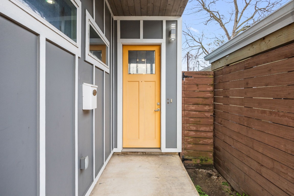 317 East 35th Street, Unit A Houston, TX 77018 - Photo 24 of 24 a view of house with a door and wooden door