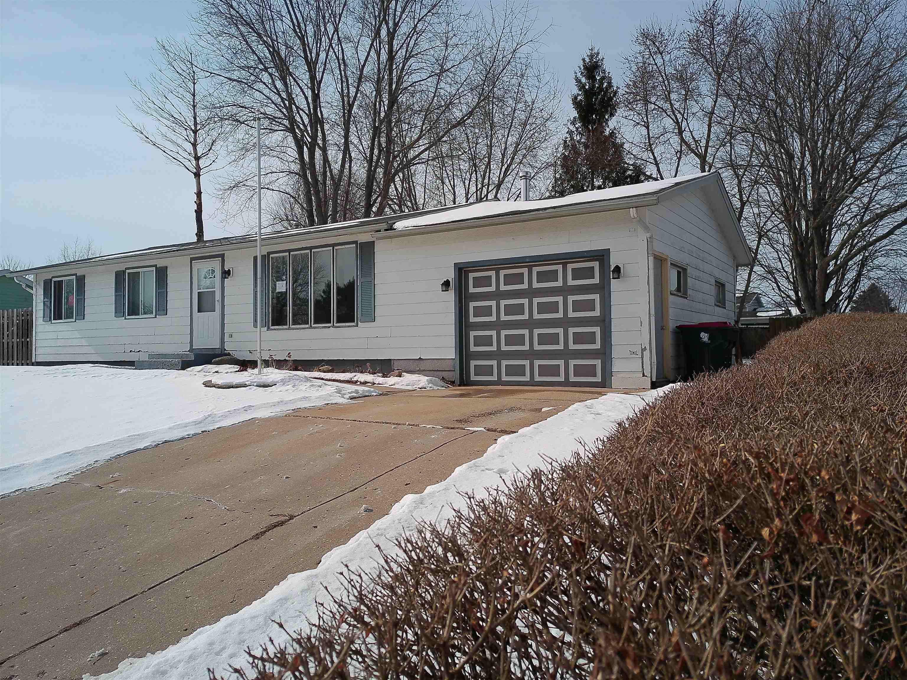 502 Arthur Drive Clinton, WI 53525 - Photo 3 of 31