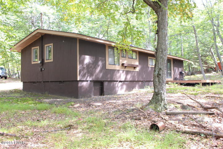 108 Ridgeway Drive Hawley, PA 18428 - Photo 4 of 16