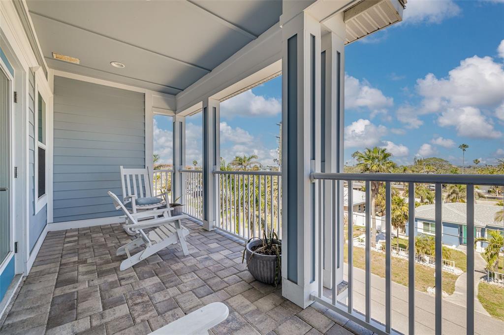 16306 1st Street East Redington Beach, FL 33708 - Photo 25 of 43