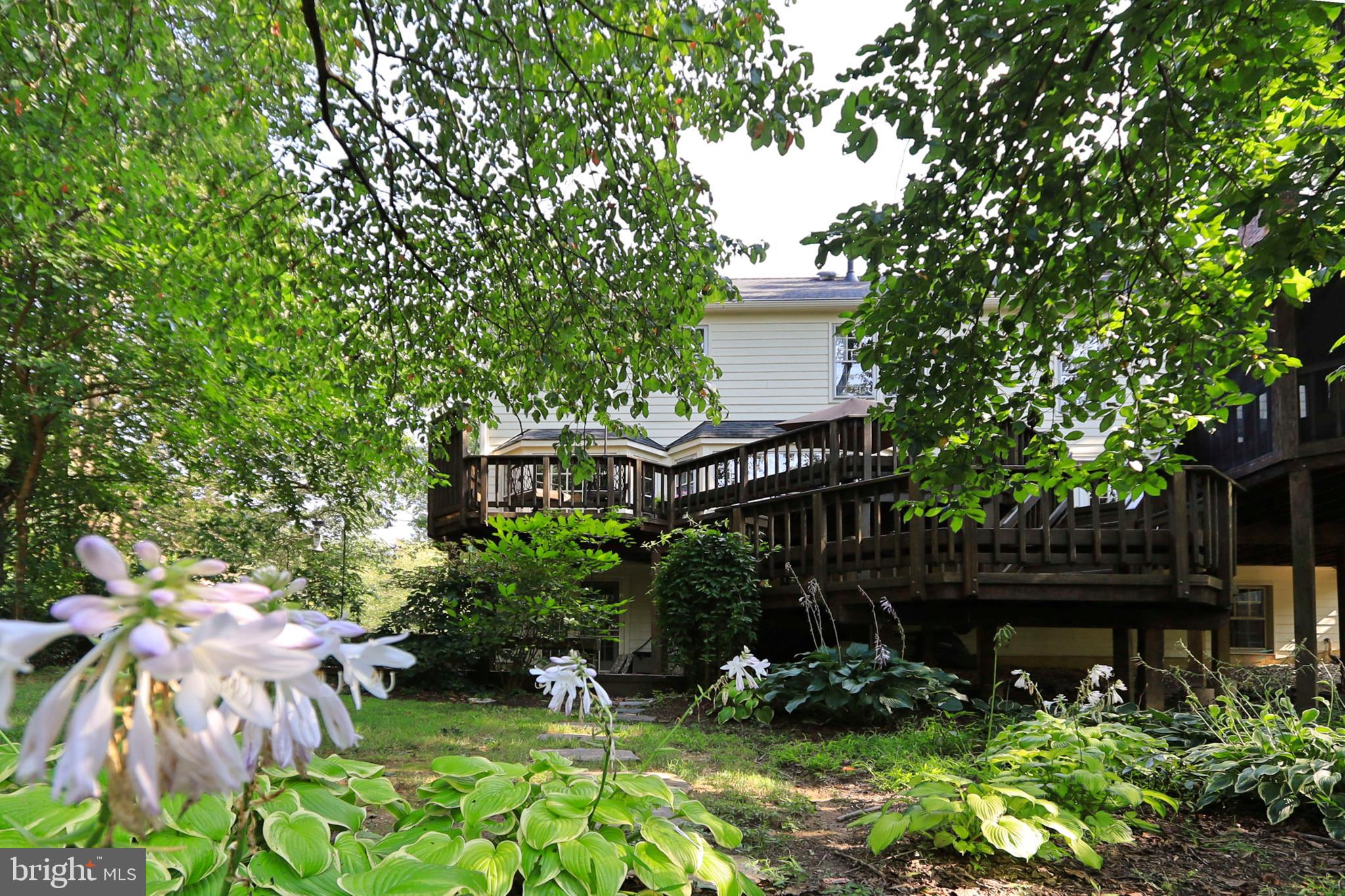 11272 Center Harbor Road Reston, VA 20194 - Photo 36 of 44 Gorgeous rear yard