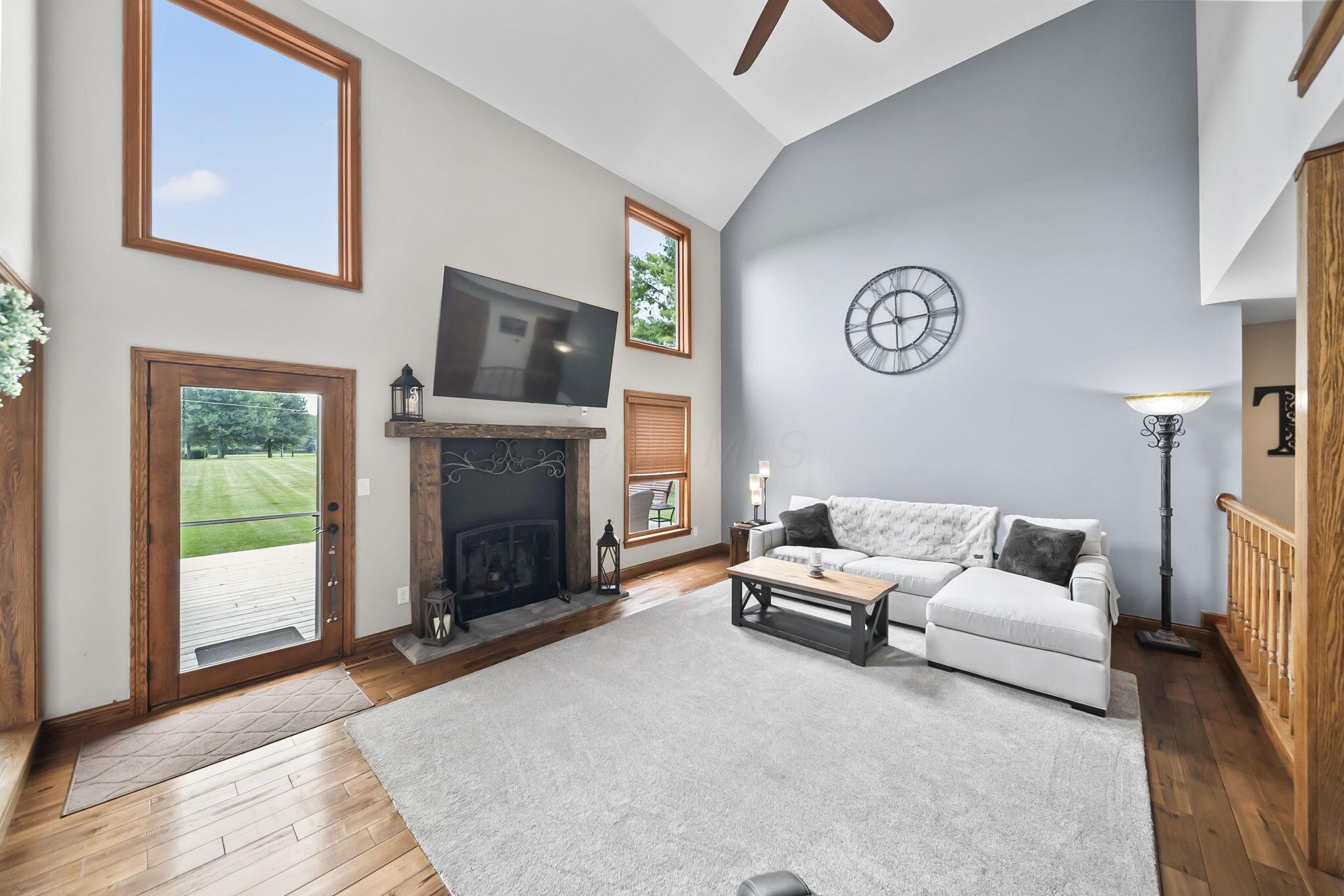 18 Hillgate Road Johnstown, OH 43031 - Photo 4 of 62 Living Room