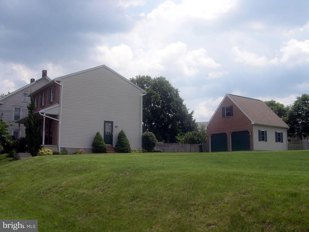 638 East Main Street Lititz, PA 17543 - Photo 9 of 13