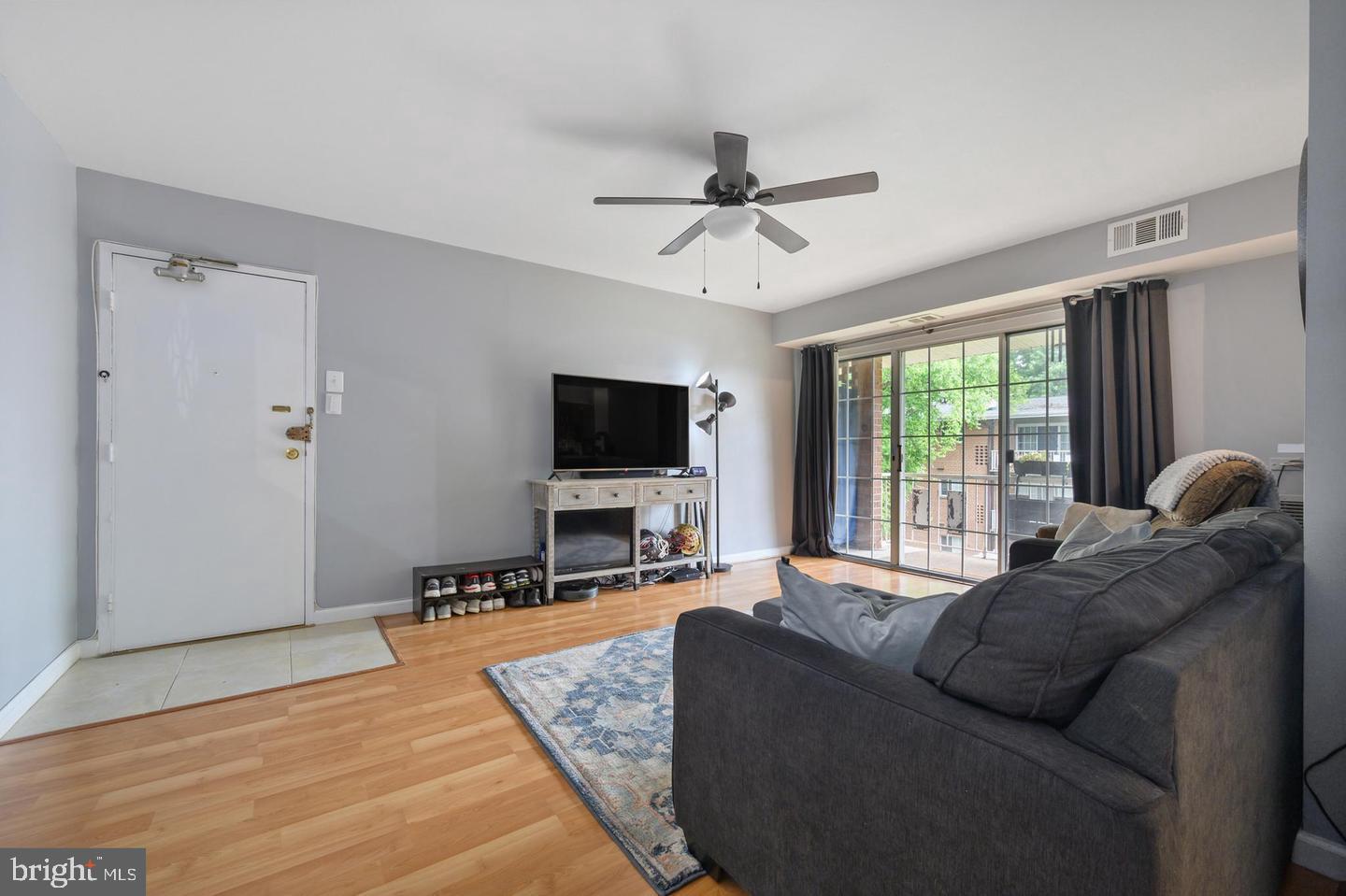 5605 Franconia Road, Unit 301 Alexandria, VA 22310 - Photo 5 of 19