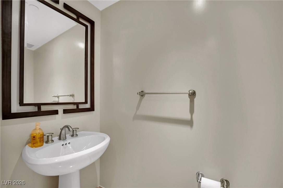 2777 Paradise Road, Unit 1803 Las Vegas, NV 89109 - Photo 33 of 48 Bathroom featuring a sink