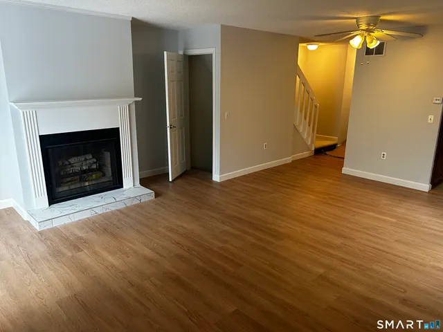 $2,400 | 151 Wynwood Drive, Unit 151, Enfield, CT 06082