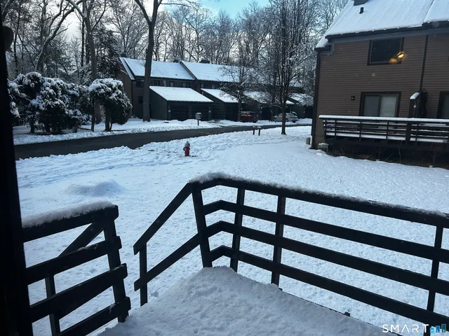 $2,400 | 151 Wynwood Drive, Unit 151, Enfield, CT 06082