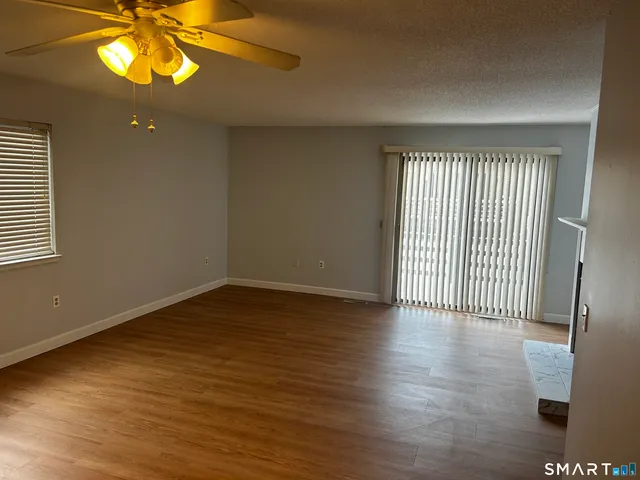 $2,400 | 151 Wynwood Drive, Unit 151, Enfield, CT 06082