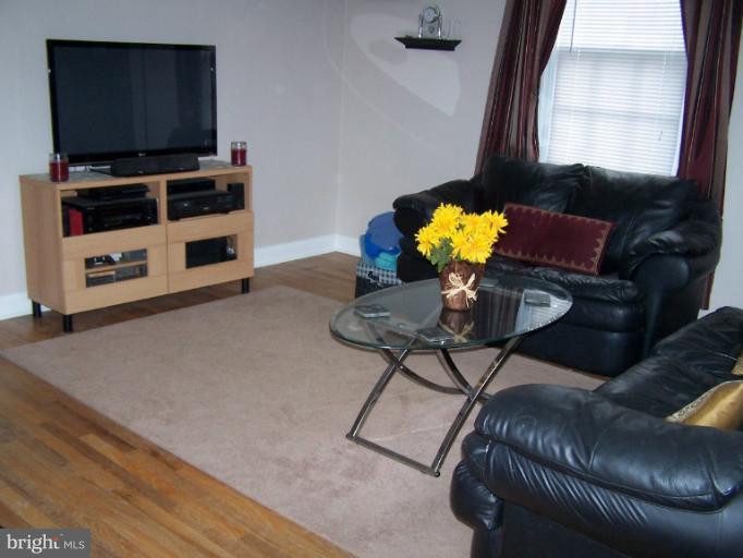 3431 Gaither Road Windsor Mill, MD 21244 - Photo 8 of 28 Living Room