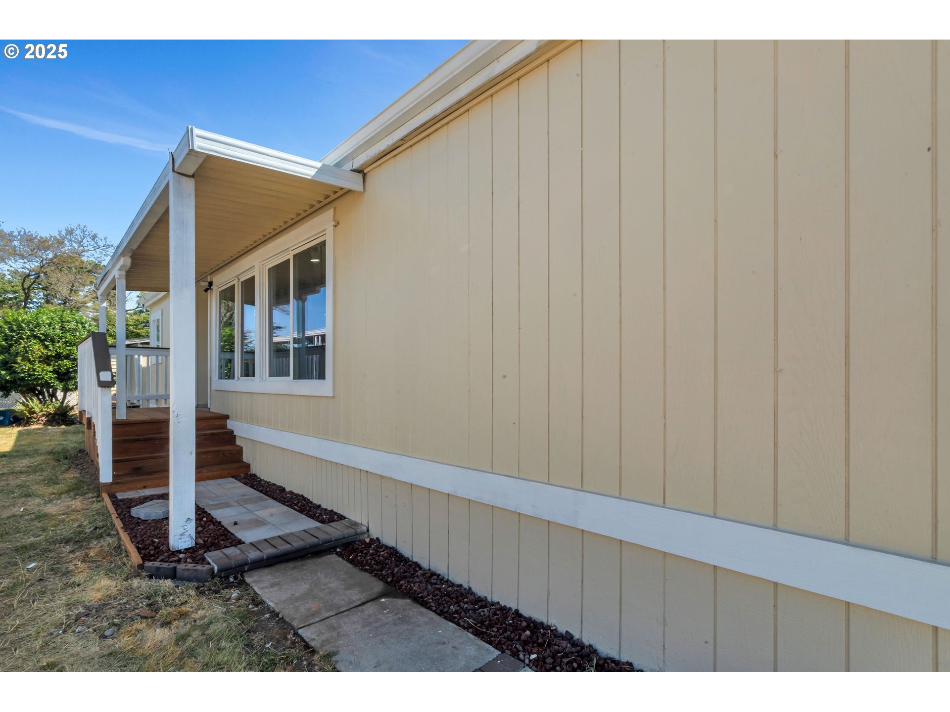 3554 Turner Road Southeast Salem, OR 97302 - Photo 4 of 26 a view of backyard with pathway