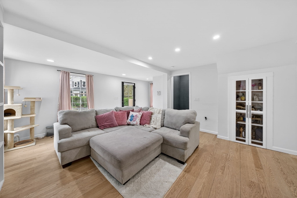52 High Street Hudson, MA 01749 - Photo 11 of 31