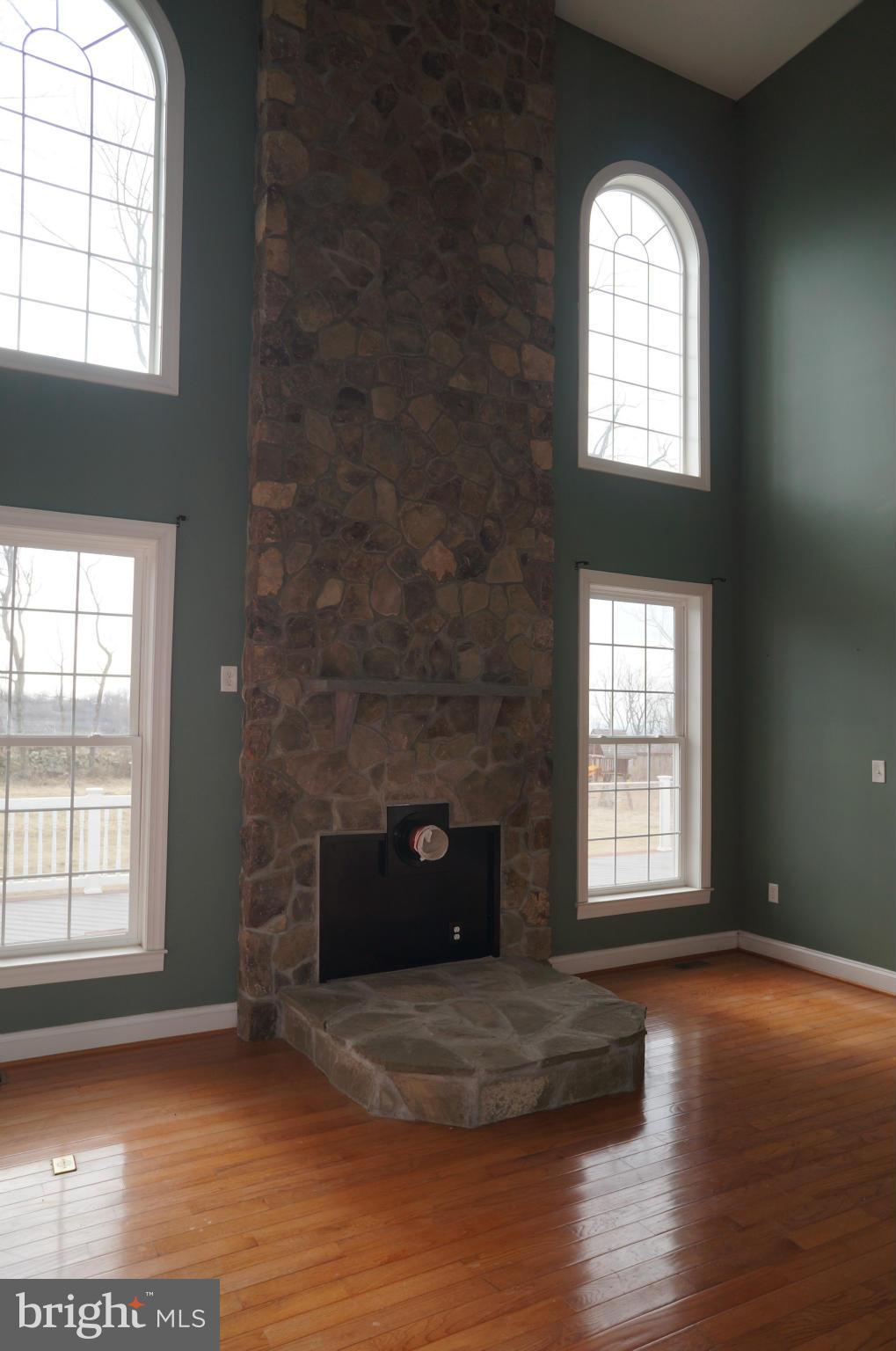 18521 Blue Ridge Mountain Road Bluemont, VA 20135 - Photo 6 of 30 Living Room