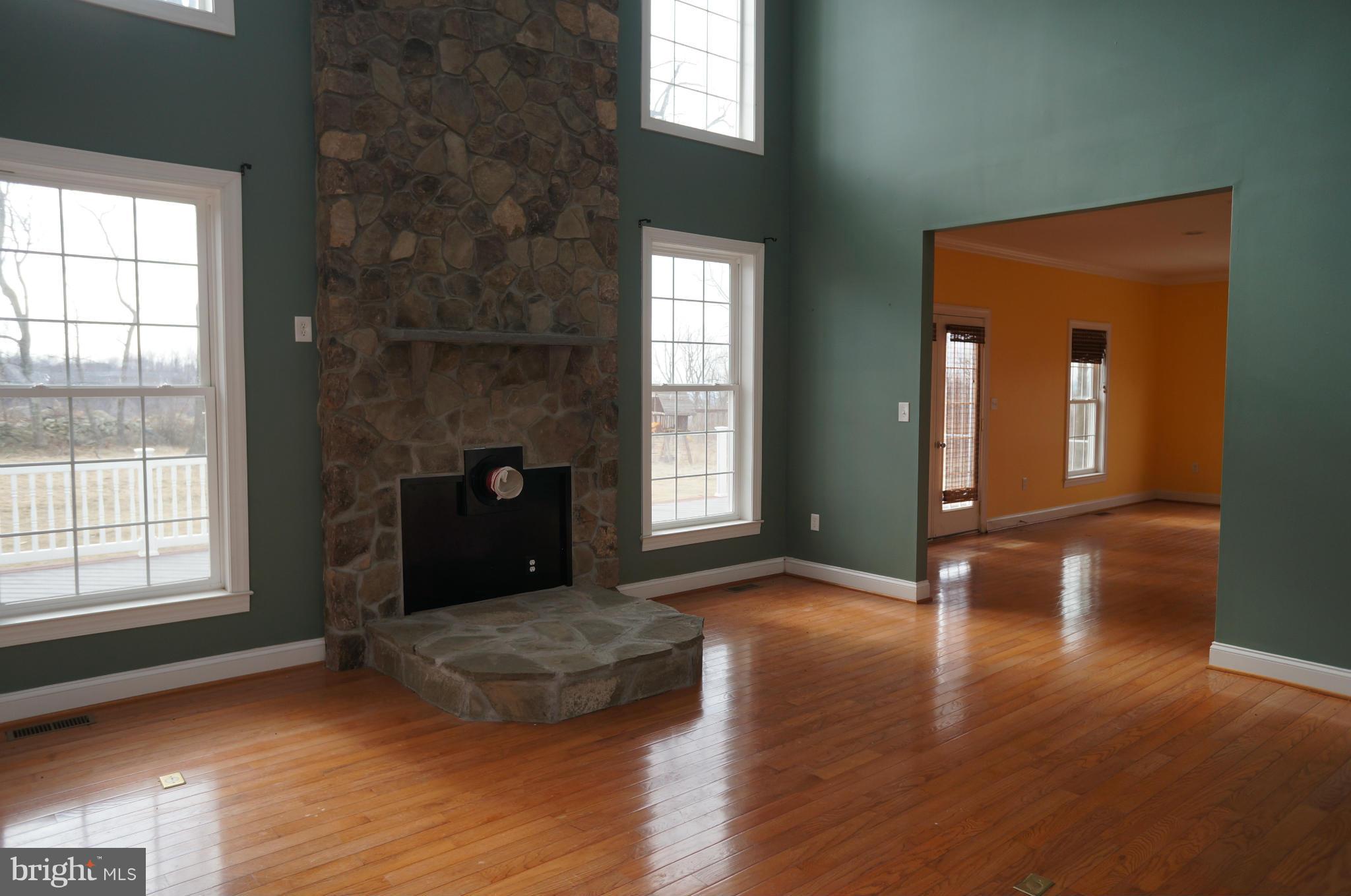 18521 Blue Ridge Mountain Road Bluemont, VA 20135 - Photo 7 of 30 Living Room