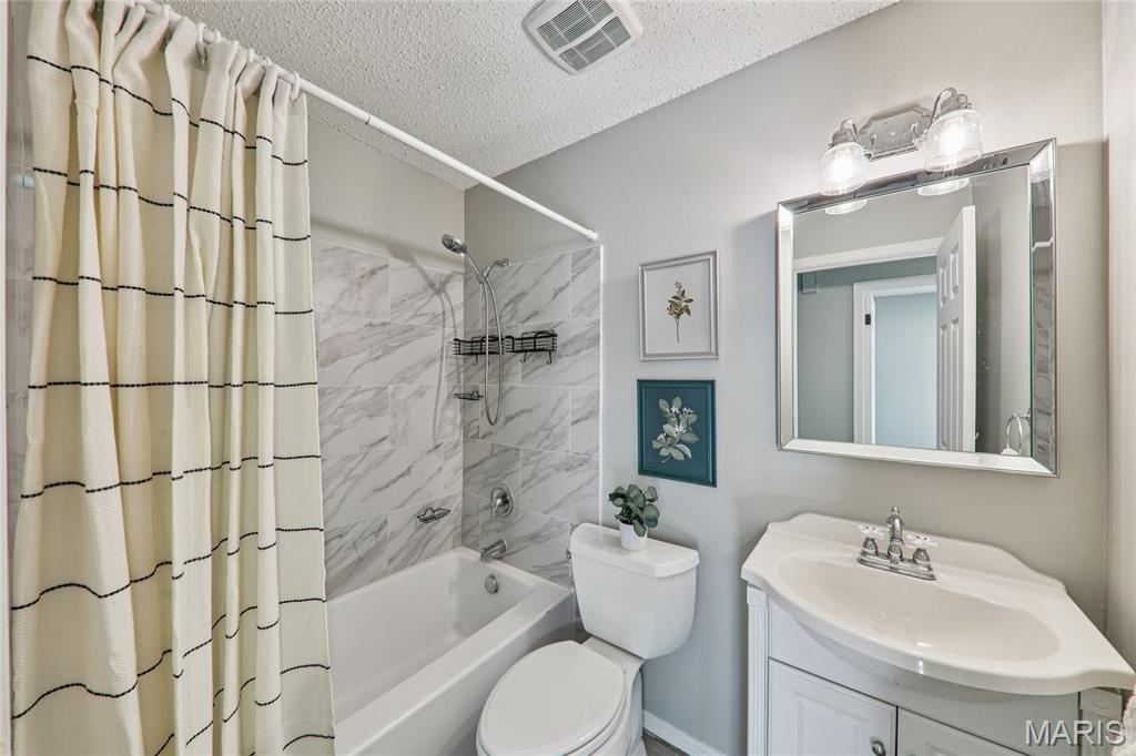 1111 Shadowoak Drive Ballwin, MO 63021 - Photo 12 of 31 Gallery Image 12
