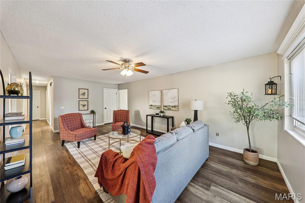 1111 Shadowoak Drive Ballwin, MO 63021 - Photo 4 of 31 Gallery Image 4