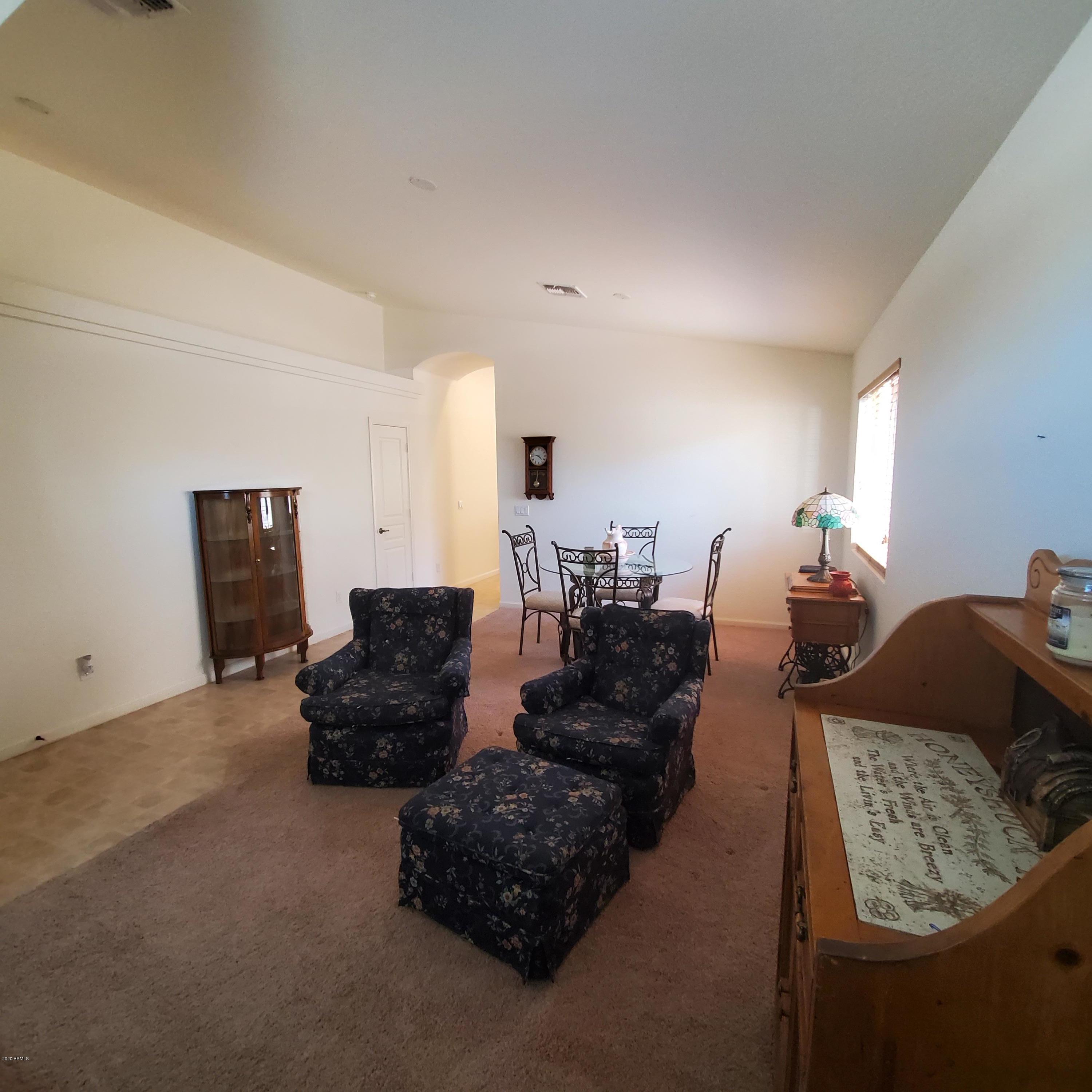 LIVING ROOM / DINING ROOM