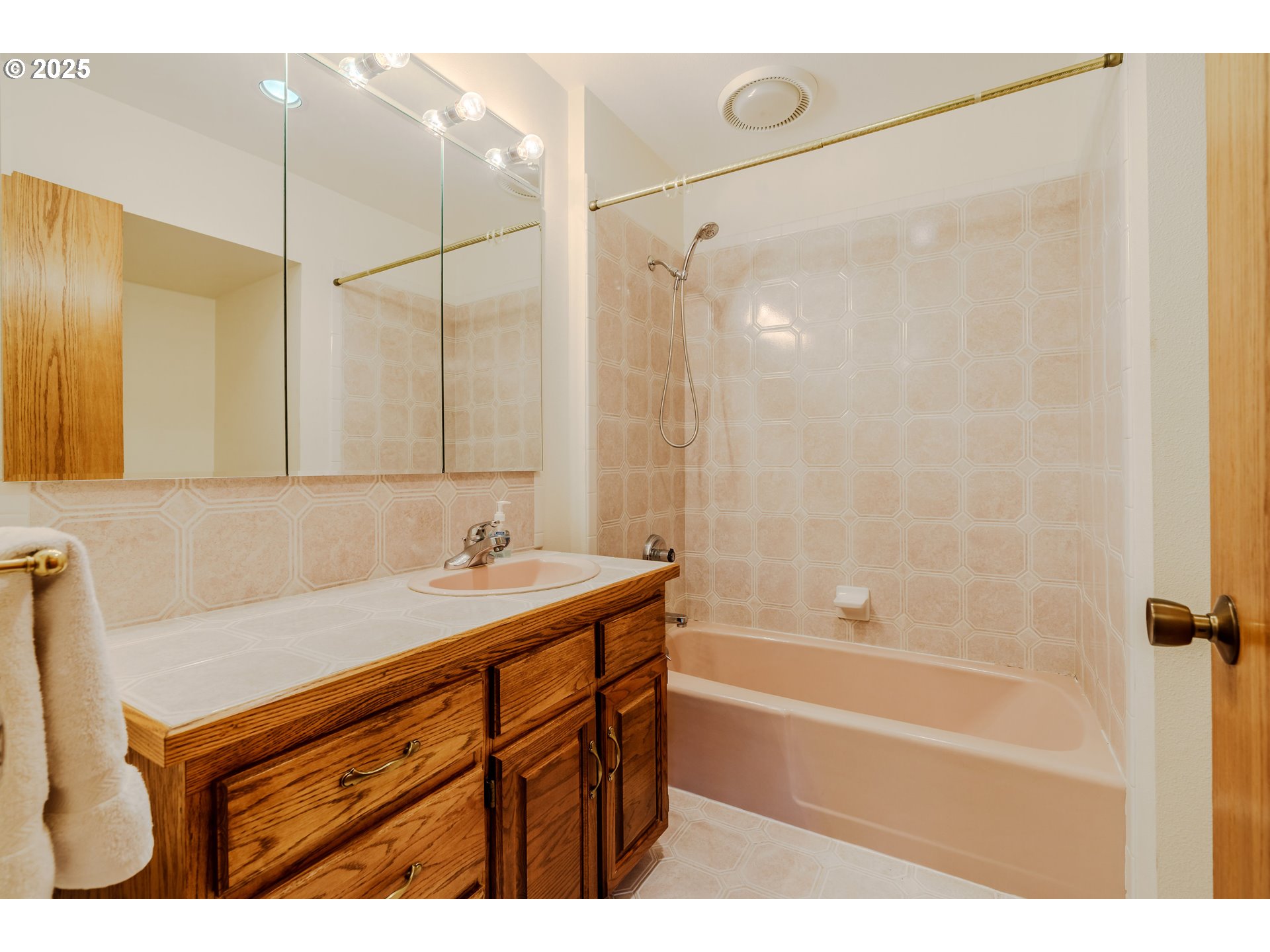 21200 Southeast Curtis Road Damascus, OR 97089 - Photo 33 of 48