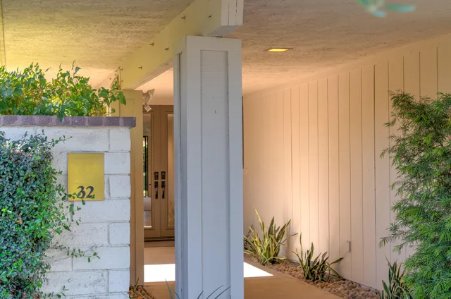 $1,049,000 | 32 Cornell Drive, Rancho Mirage, CA 92270