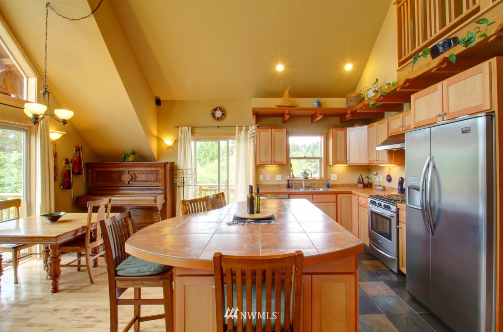5028 Roney Road Bow, WA 98232 - Photo 8 of 25 Gallery Image 8