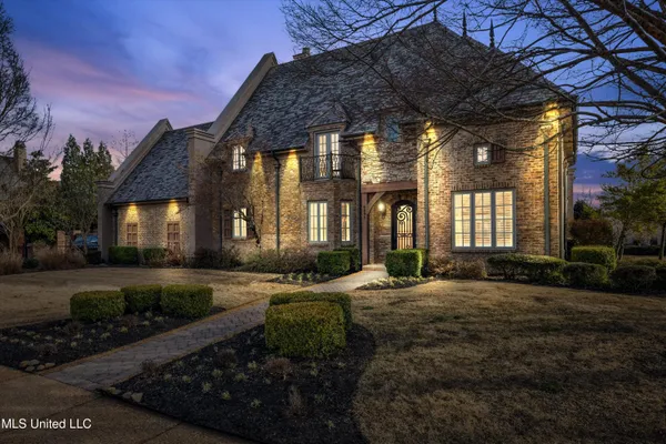 $729,000 | 4891 Fleur De Lis North, Olive Branch, MS 38654