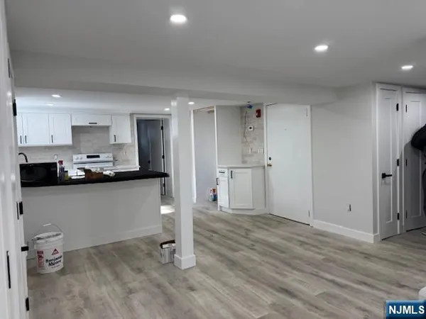 $2,150 | 200 East Madison Avenue, Unit 3 LOWER LEVE, Dumont, NJ 07628