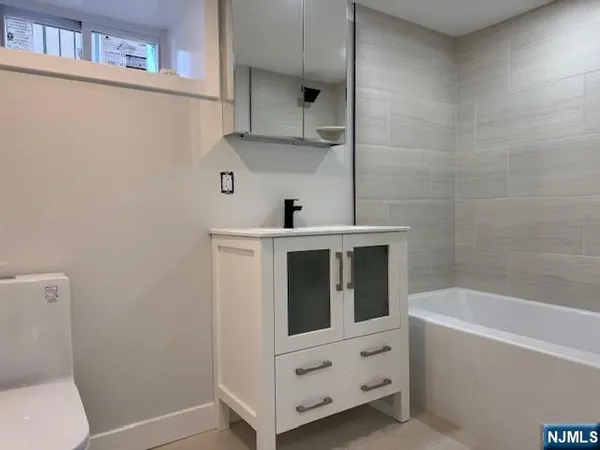 $2,150 | 200 East Madison Avenue, Unit 3 LOWER LEVE, Dumont, NJ 07628