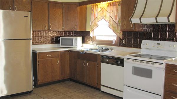 45 Welland Road Springfield, MA 01151 - Photo 3 of 6