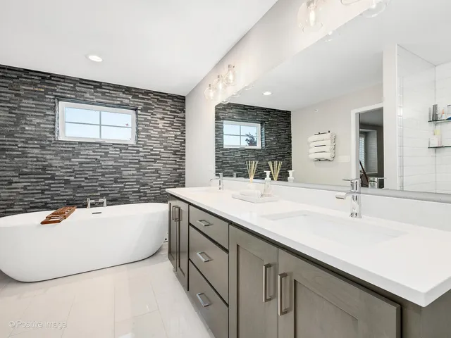 $575,000 | 14277 Lacey Drive, Lemont, IL 60439