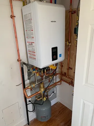 a view of a back yard