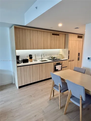 $829,000 | 225 North Miami Avenue, Unit 3406, Miami, FL 33128