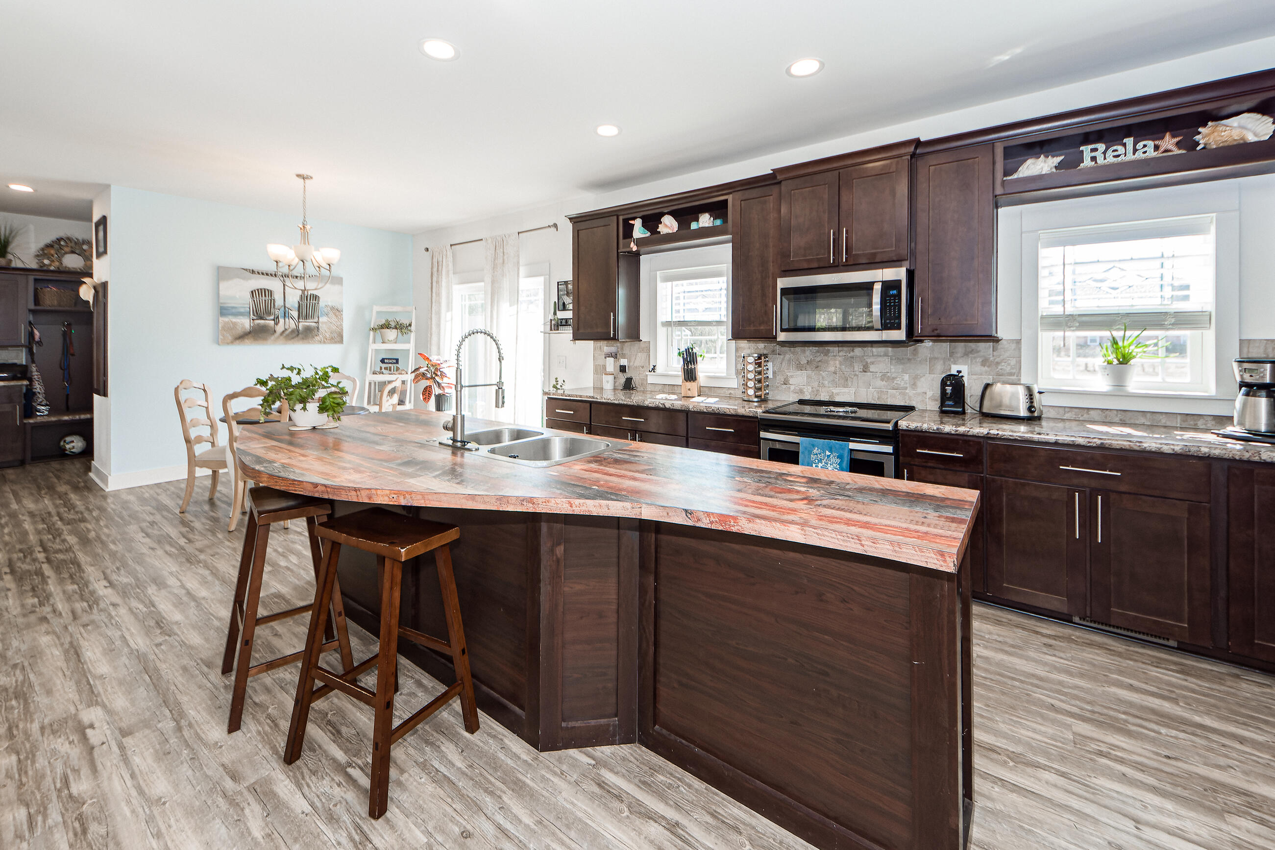 6053 Old Jacksonboro Road Ravenel, SC 29470 - Photo 20 of 47 16