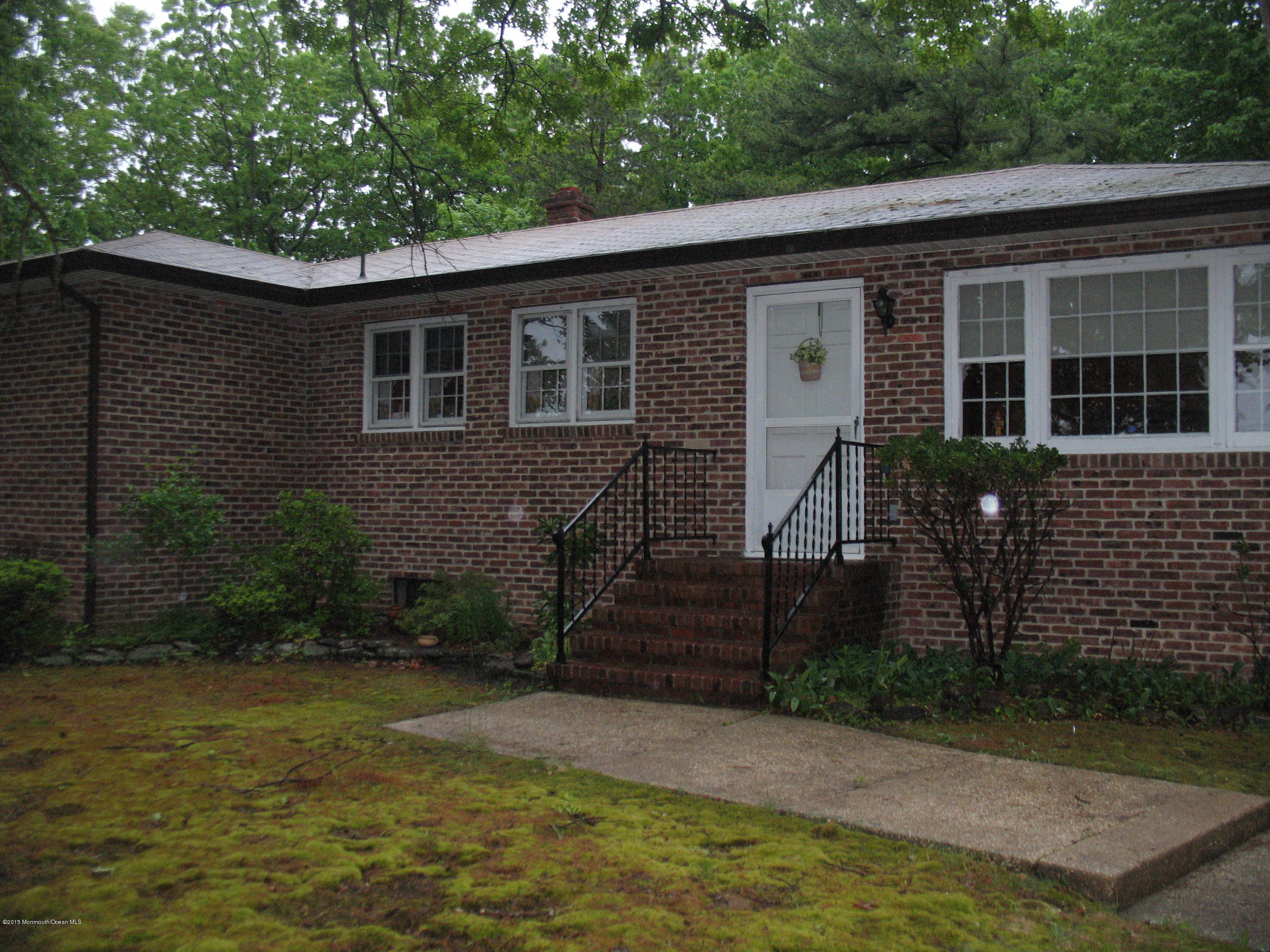 62 Friendship Road Howell, NJ 07731 - Photo 3 of 28 IMG_0400