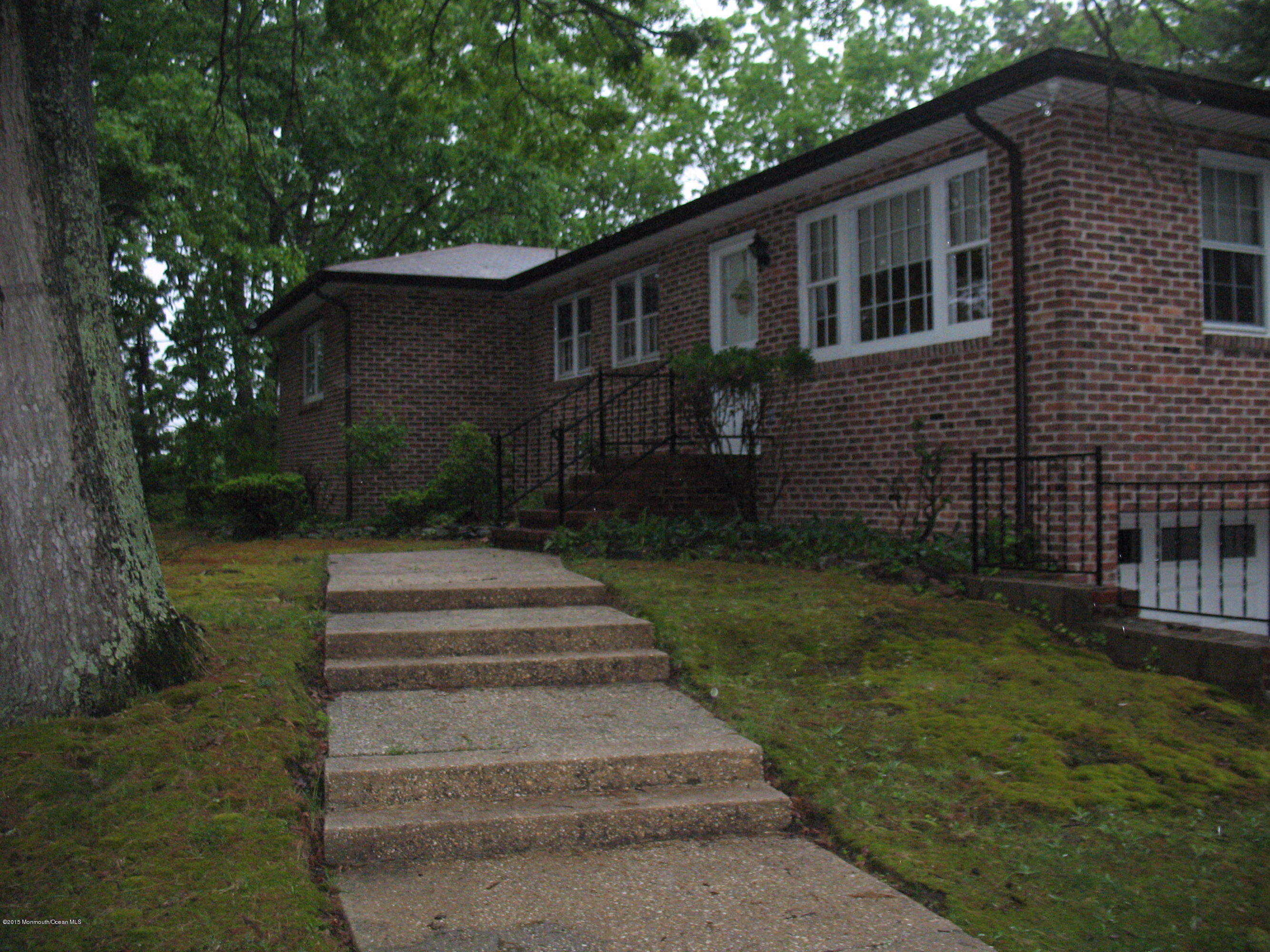62 Friendship Road Howell, NJ 07731 - Photo 4 of 28 IMG_0402
