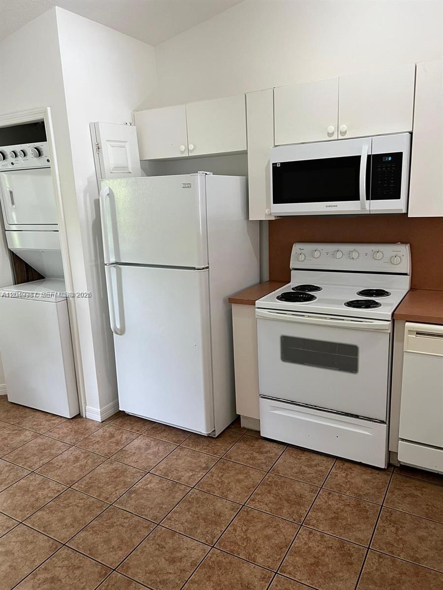 2911 Southeast 13th Road, Unit 20440 Homestead, FL 33035 - Photo 2 of 24