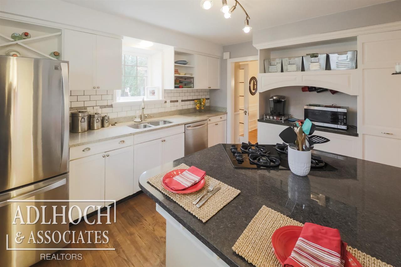 244 Fisher Road Grosse Pointe, MI 48230 - Photo 16 of 32
