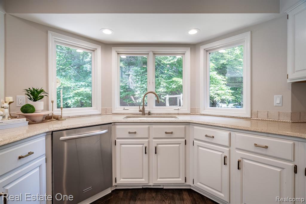 4794 Rivers Edge Drive Troy, MI 48098 - Photo 13 of 63 Gallery Image 13