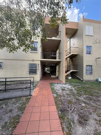 $260,000 | 6070 West 18th Avenue, Unit 209, Hialeah, FL 33012