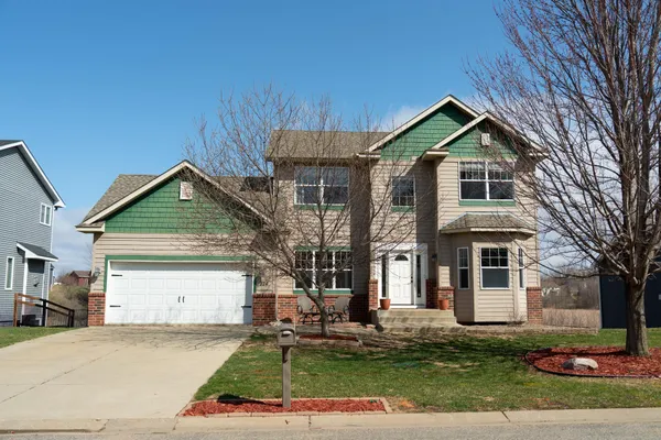 $389,999 | 924 Harvest Drive Southwest, Lonsdale, MN 55046