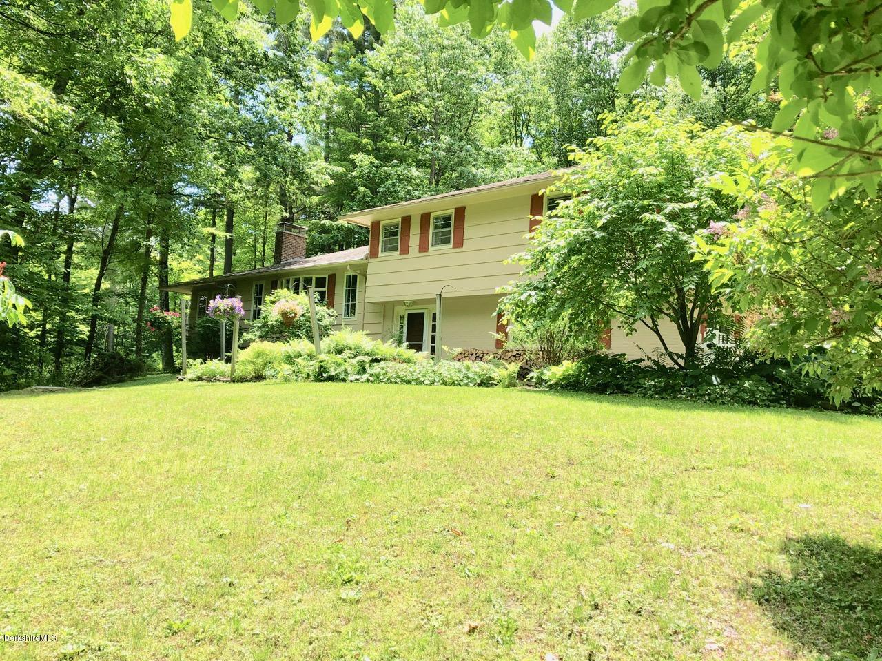 89 West Dugway Road Lenox, MA 01240 - Photo 4 of 35 89 W. Dugway Rd.