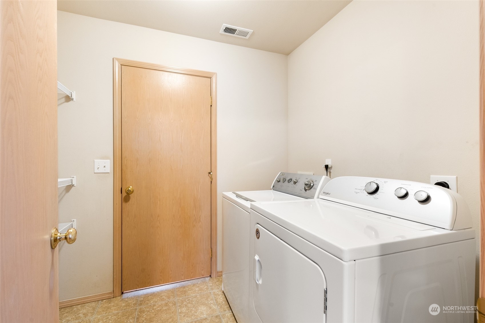 319 Index Avenue Southeast Renton, WA 98056 - Photo 15 of 30 Gallery Image 15