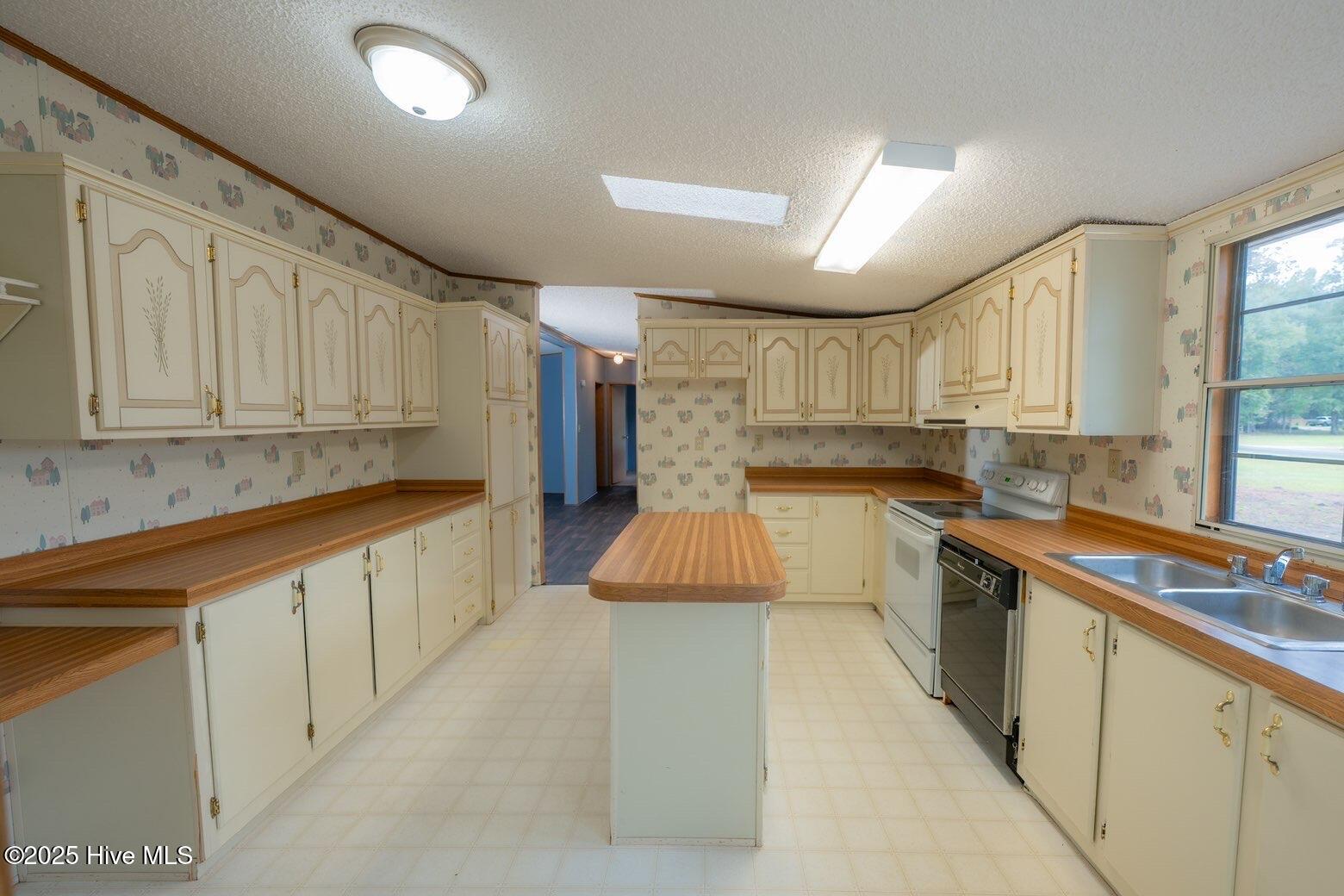 270 Duck Creek Road Washington, NC 27889 - Photo 12 of 24 011 Kitchen View3