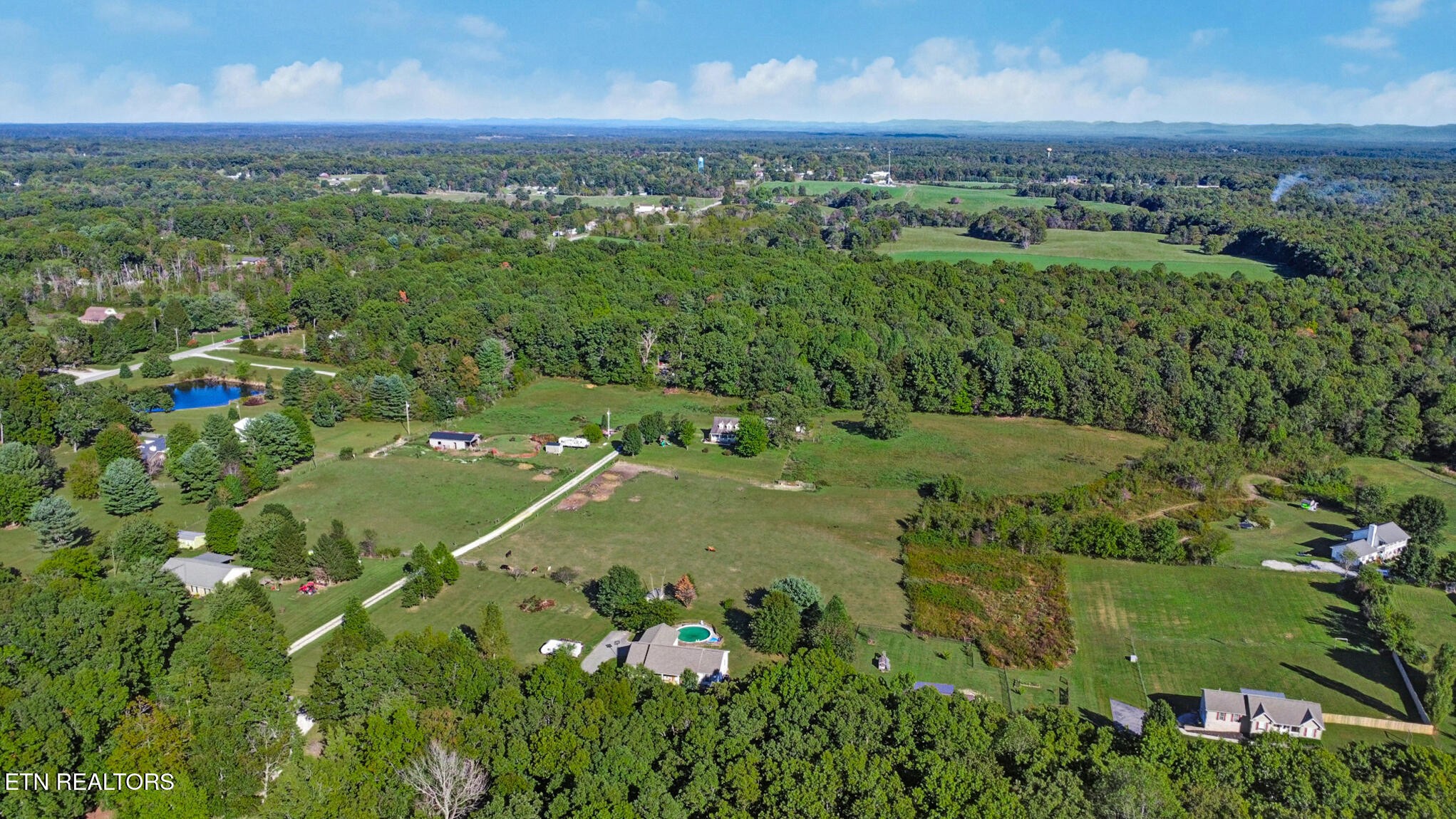 993 Model Farm Road Jamestown, TN 38556 - Photo 11 of 44 Gallery Image 11