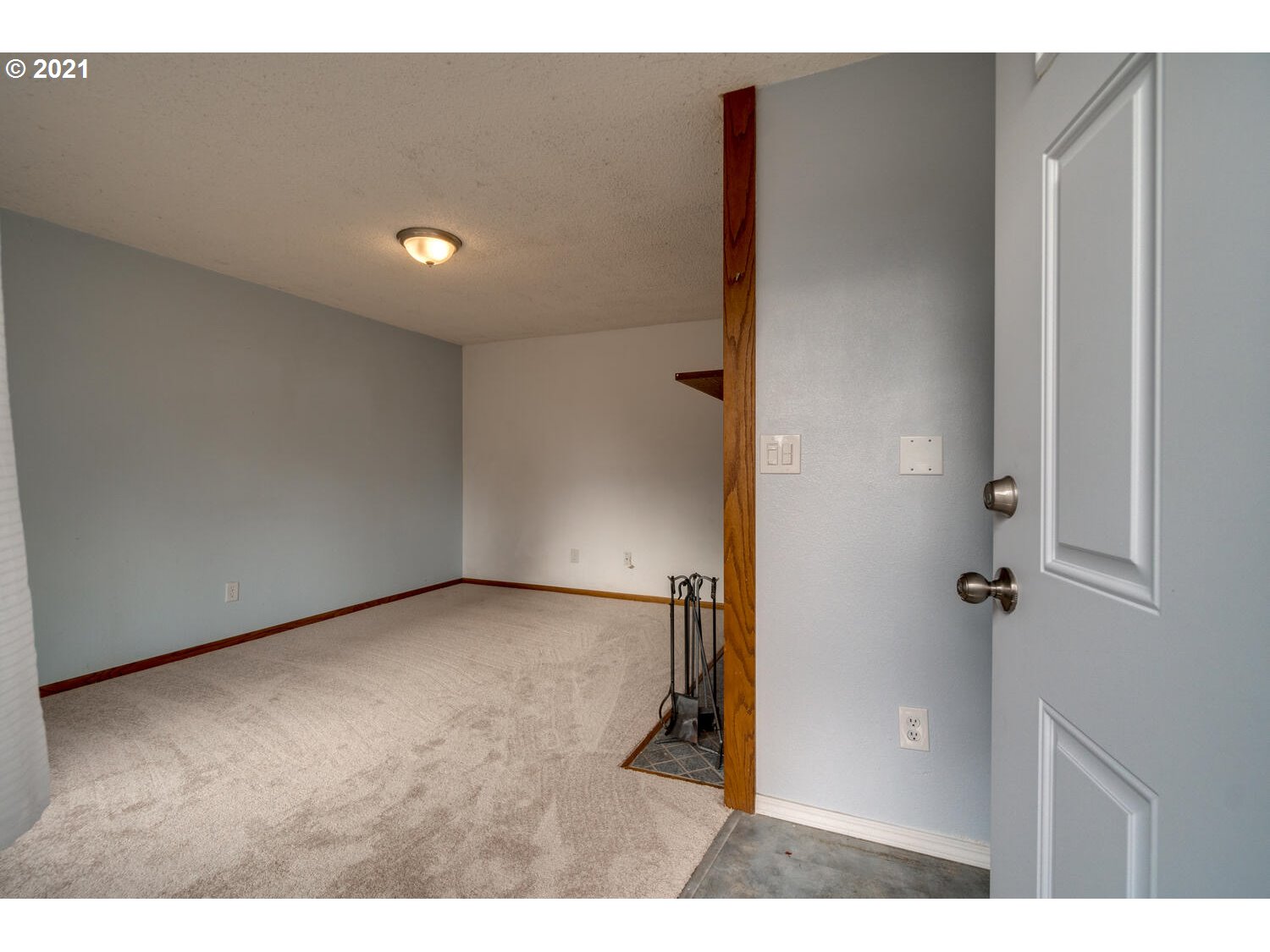 2853 Southwest Spring Garden Street Portland, OR 97219 - Photo 2 of 26 Gallery Image 2
