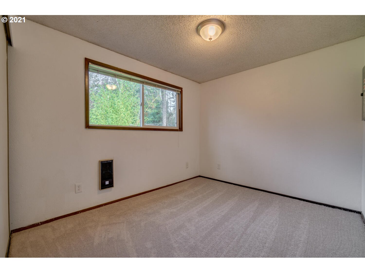2853 Southwest Spring Garden Street Portland, OR 97219 - Photo 15 of 26 Gallery Image 15