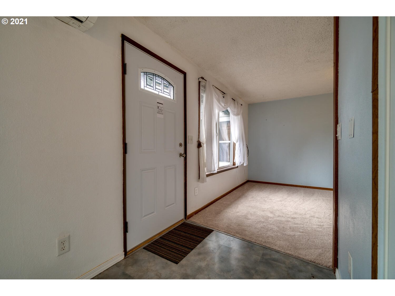 2853 Southwest Spring Garden Street Portland, OR 97219 - Photo 3 of 26 Gallery Image 3